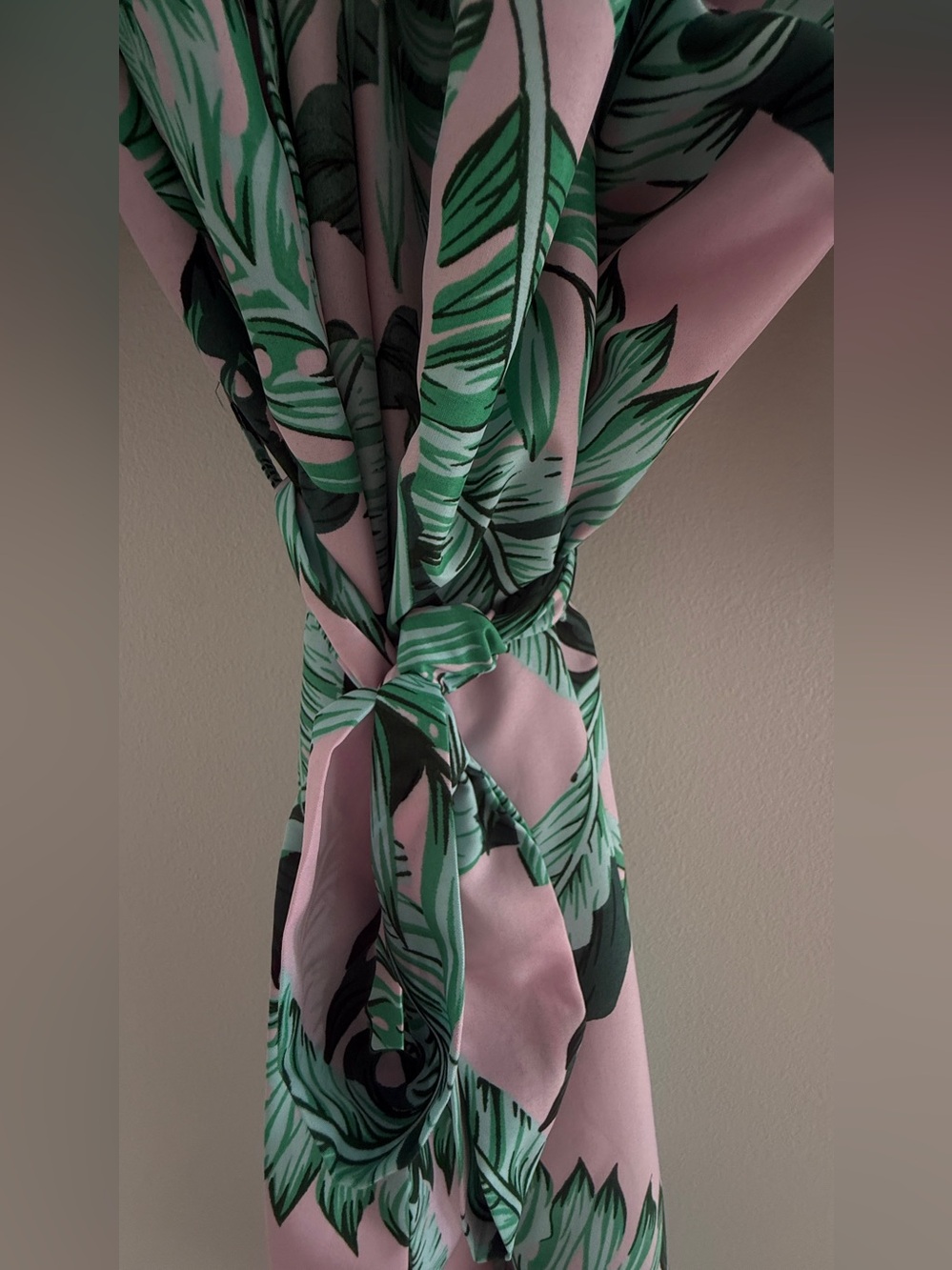 Boohoo Pink Satin Robe with Green Tropical Leaf Print - Picture 8 of 8